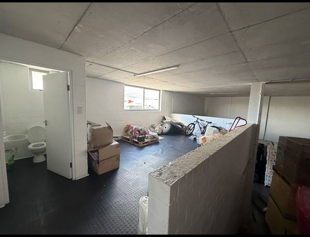 197M² WAREHOUSE TO LET IN FIRGROVE